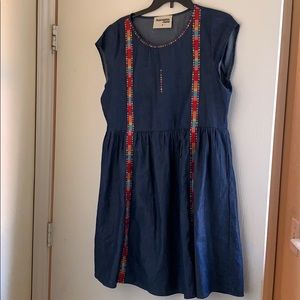 Savannah Jane dress size M